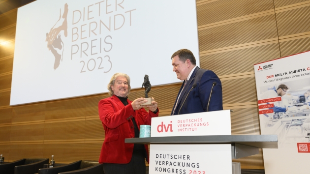 Ritter-Sport-Eigentümer erhält den Dieter Berndt Preis - Unternehmer Alfred T. Ritter und Laudator Oliver Berndt (r.), Bereichsleiter Events & Marketing des dvi - Quelle: Cathrin Bach